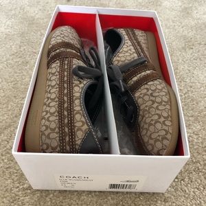 GUC Coach brown multi Ellie logo size 8 sneaker